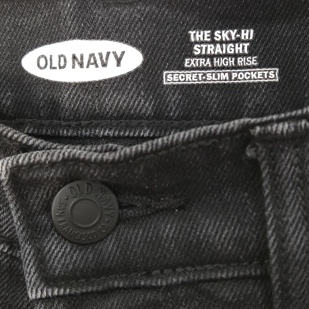 Old Navy Sz 4 Black Extra High Rise Straight Jeans with Knee Rips - Picture 2 of 7
